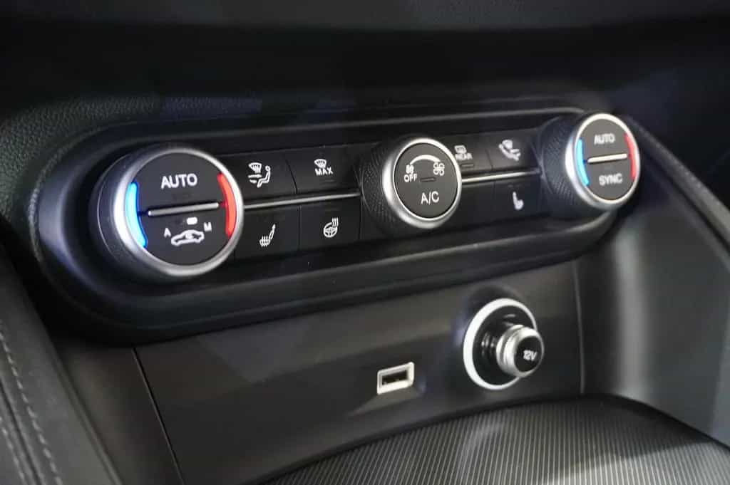 Alfa Romeo Stelvio 2.2D VELOCE Q4 NAVI/LED/KAMERA/MATRIX/SH 06/2024-photo-33