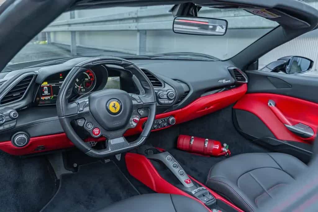 Ferrari 488 Spider *NEW SERVICE*NEW WARRANY FERRARI* PPF 01/2017-photo-20