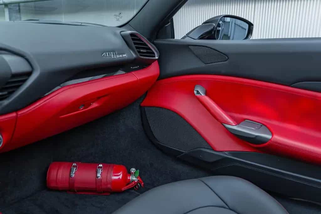 Ferrari 488 Spider *NEW SERVICE*NEW WARRANY FERRARI* PPF 01/2017-photo-27