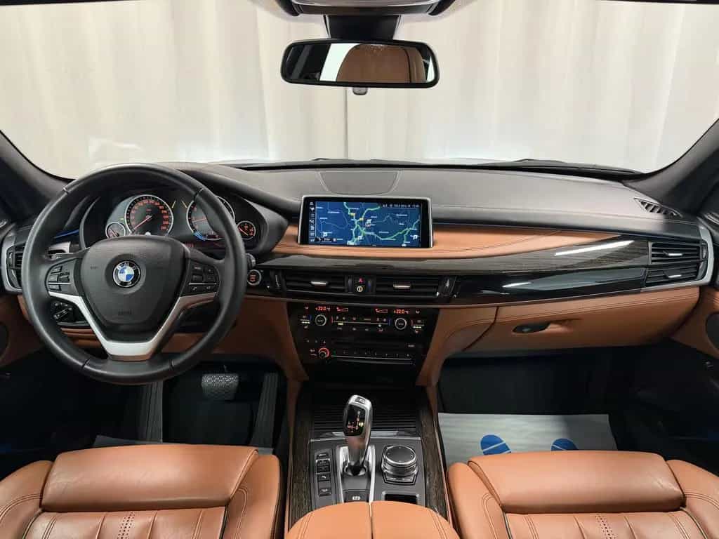 BMW X5 xDrive35i INDIVIDUAL Pano HUD Kamera H/K LED 07/2017-photo-10