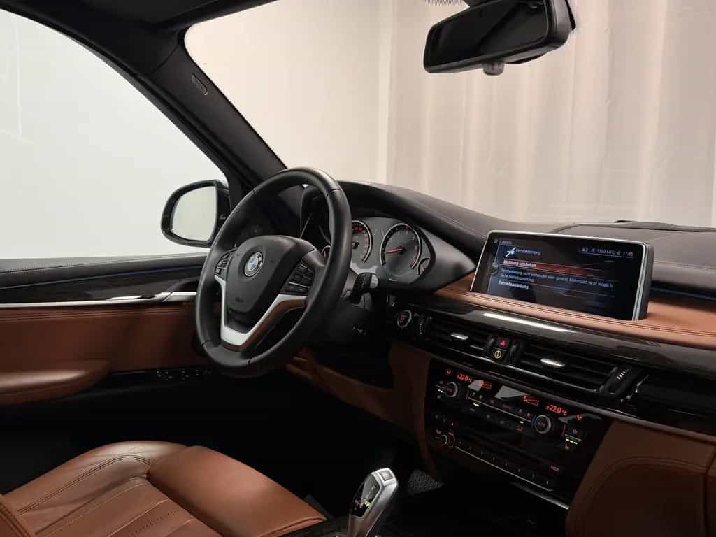 BMW X5 xDrive35i INDIVIDUAL Pano HUD Kamera H/K LED 07/2017-photo-20