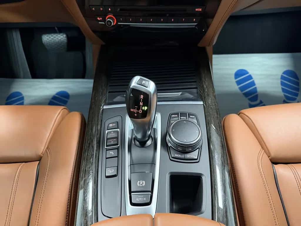 BMW X5 xDrive35i INDIVIDUAL Pano HUD Kamera H/K LED 07/2017-photo-22