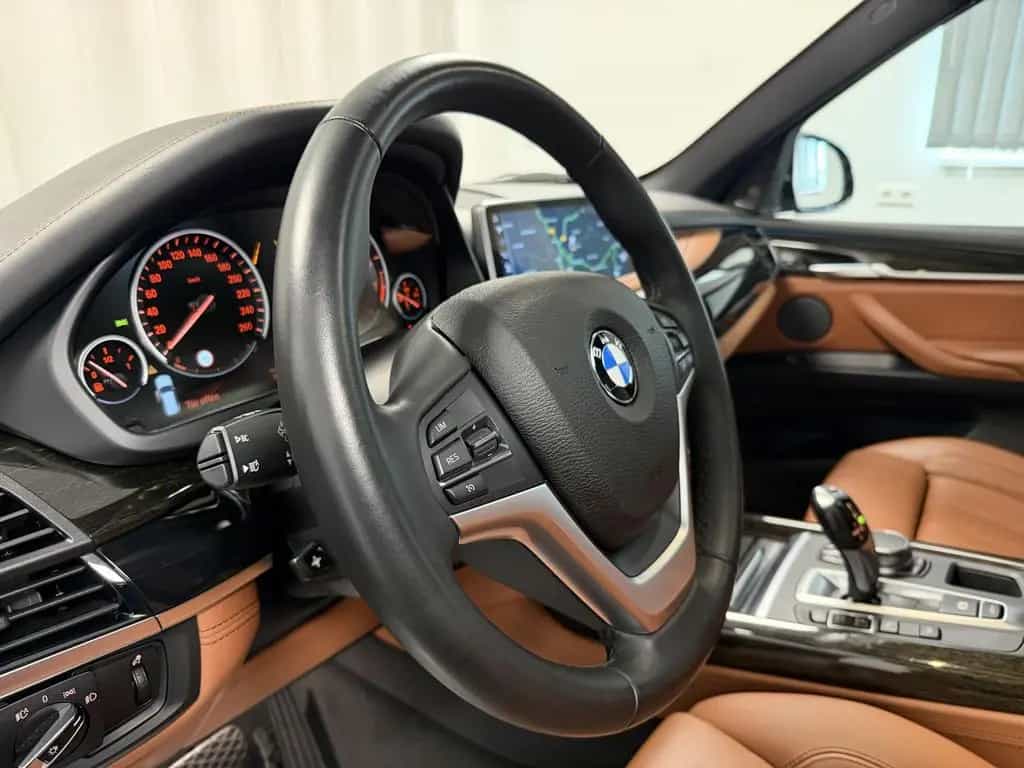 BMW X5 xDrive35i INDIVIDUAL Pano HUD Kamera H/K LED 07/2017-photo-8