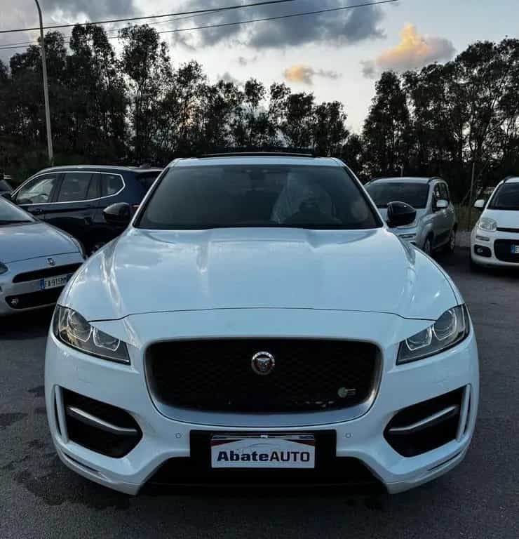 Jaguar F-Pace 2.0 D 180 CV R-Sport 03/2017-photo-1