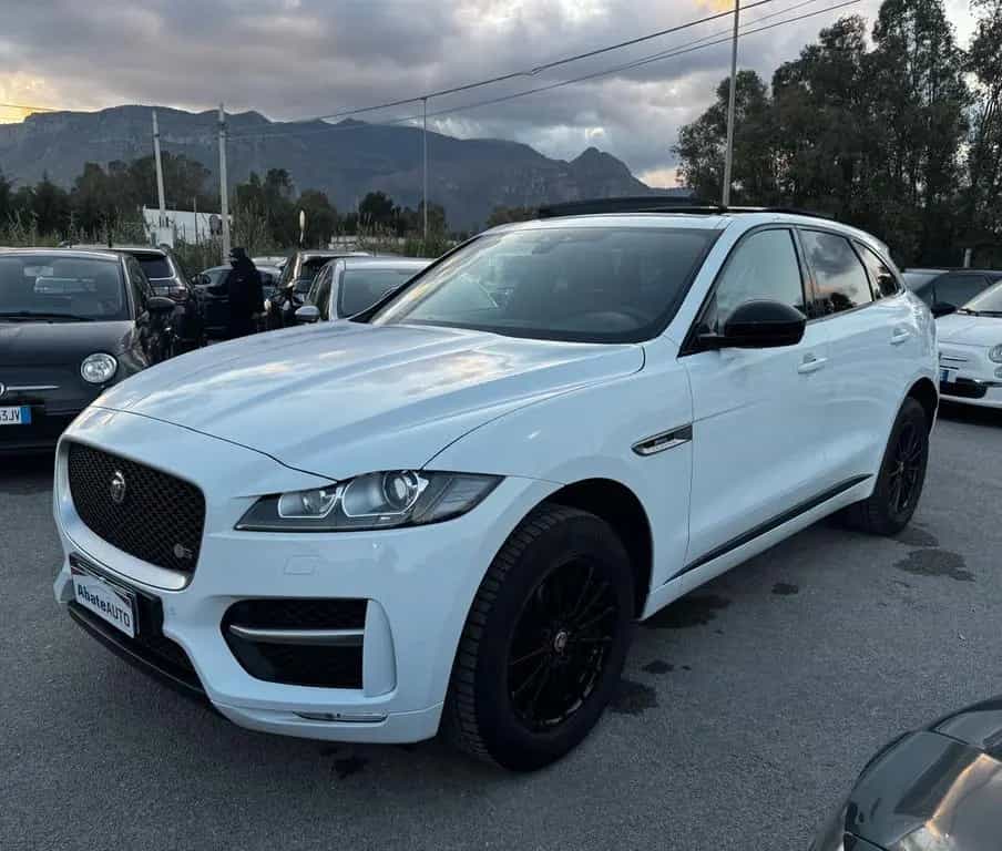 Jaguar F-Pace 2.0 D 180 CV R-Sport 03/2017-photo-2