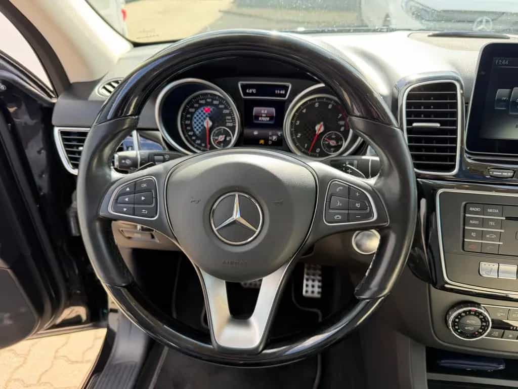 Mercedes-Benz GLE-Class 500 4Matic AMG-Line Panorama AHK Leder 02/2017-photo-20