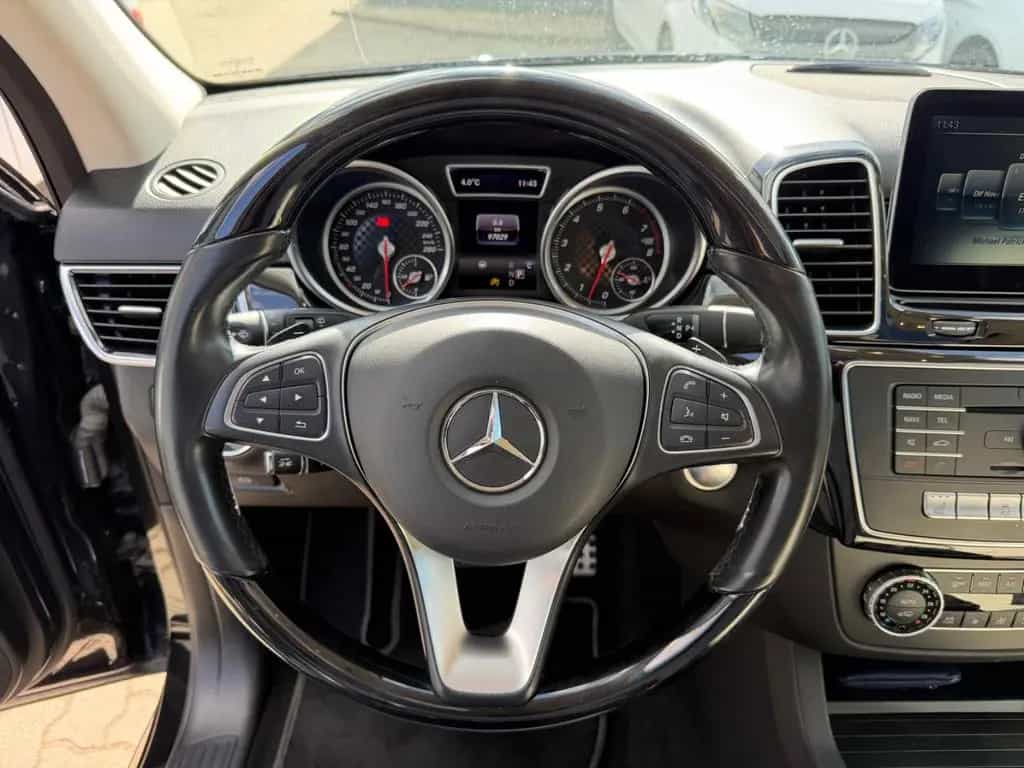 Mercedes-Benz GLE-Class 500 4Matic AMG-Line Panorama AHK Leder 02/2017-photo-9