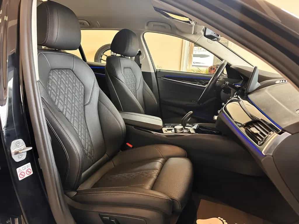 BMW 520 5 Touring AHK LEDER 11/2021-photo-13