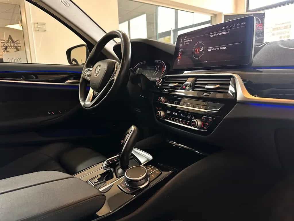 BMW 520 5 Touring AHK LEDER 11/2021-photo-15