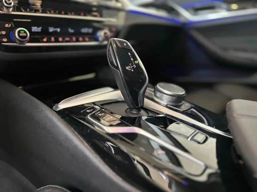BMW 520 5 Touring AHK LEDER 11/2021-photo-16