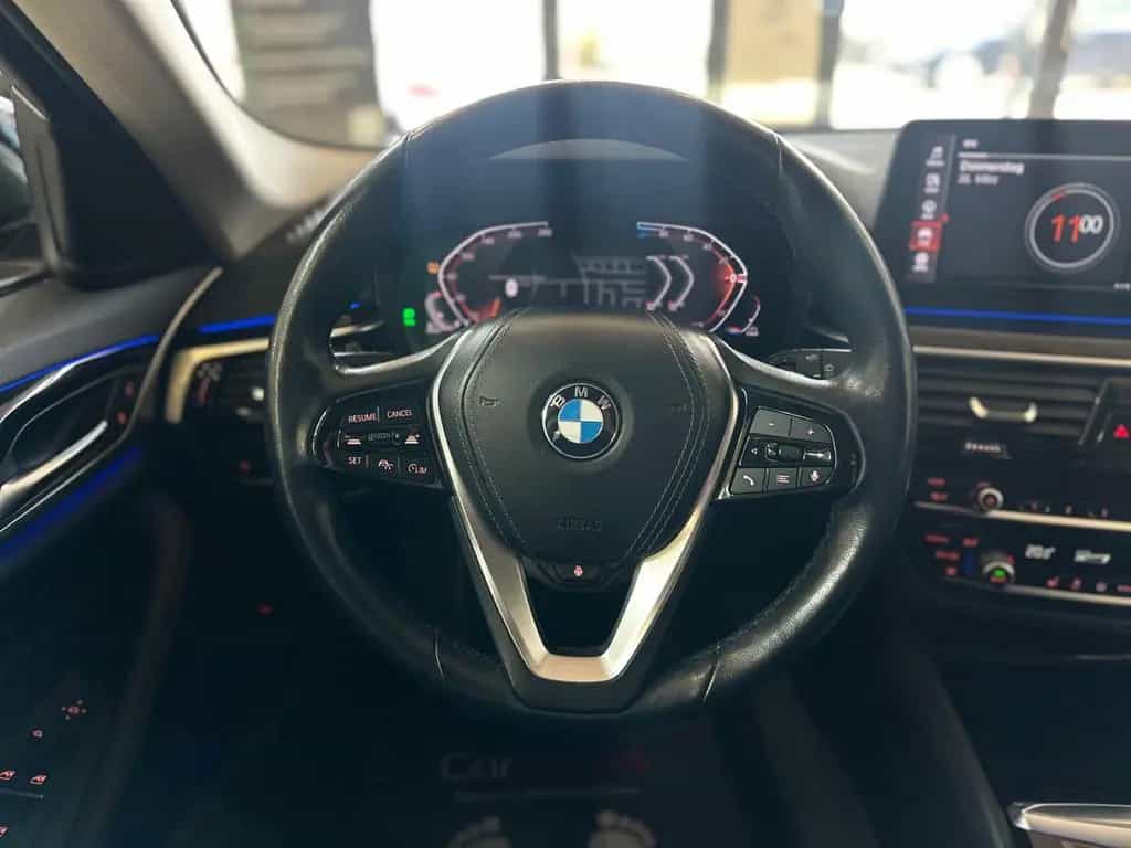 BMW 520 5 Touring AHK LEDER 11/2021-photo-18