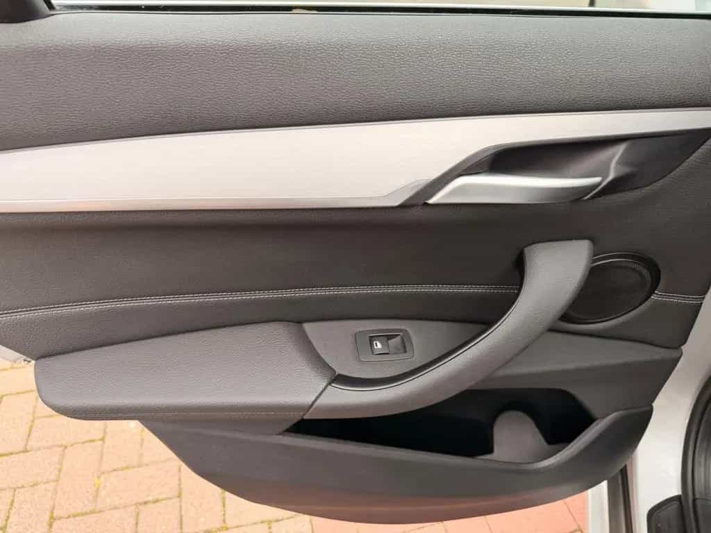 BMW X1 sDrive 20i xLine*PANO*NAVI*AUTOM.*LED*S-Heft* 06/2019-photo-17