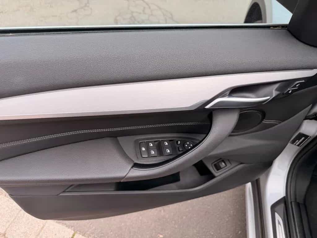 BMW X1 sDrive 20i xLine*PANO*NAVI*AUTOM.*LED*S-Heft* 06/2019-photo-19