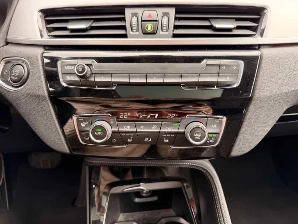 BMW X1 sDrive 20i xLine*PANO*NAVI*AUTOM.*LED*S-Heft* 06/2019-photo-26
