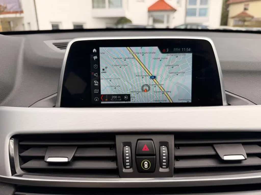 BMW X1 sDrive 20i xLine*PANO*NAVI*AUTOM.*LED*S-Heft* 06/2019-photo-27