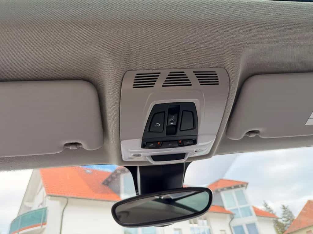 BMW X1 sDrive 20i xLine*PANO*NAVI*AUTOM.*LED*S-Heft* 06/2019-photo-28