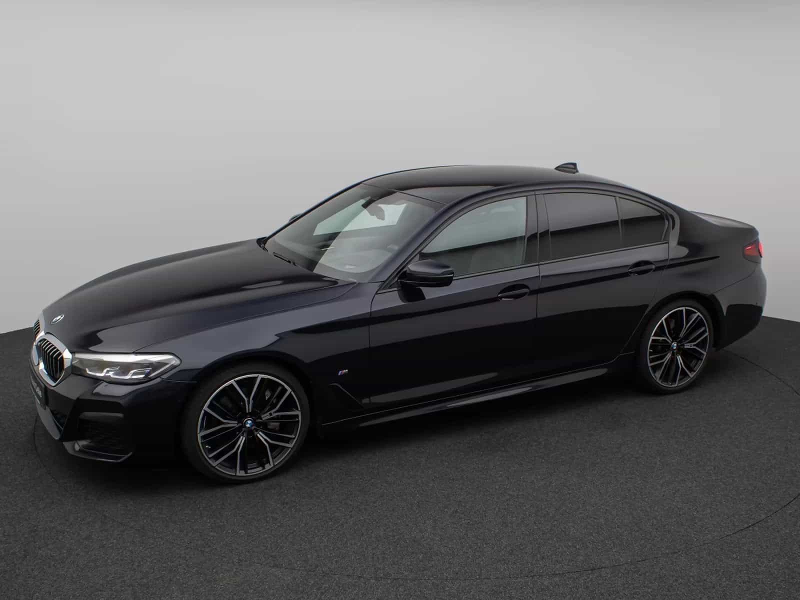 BMW 5 Series 06/2022-photo-11