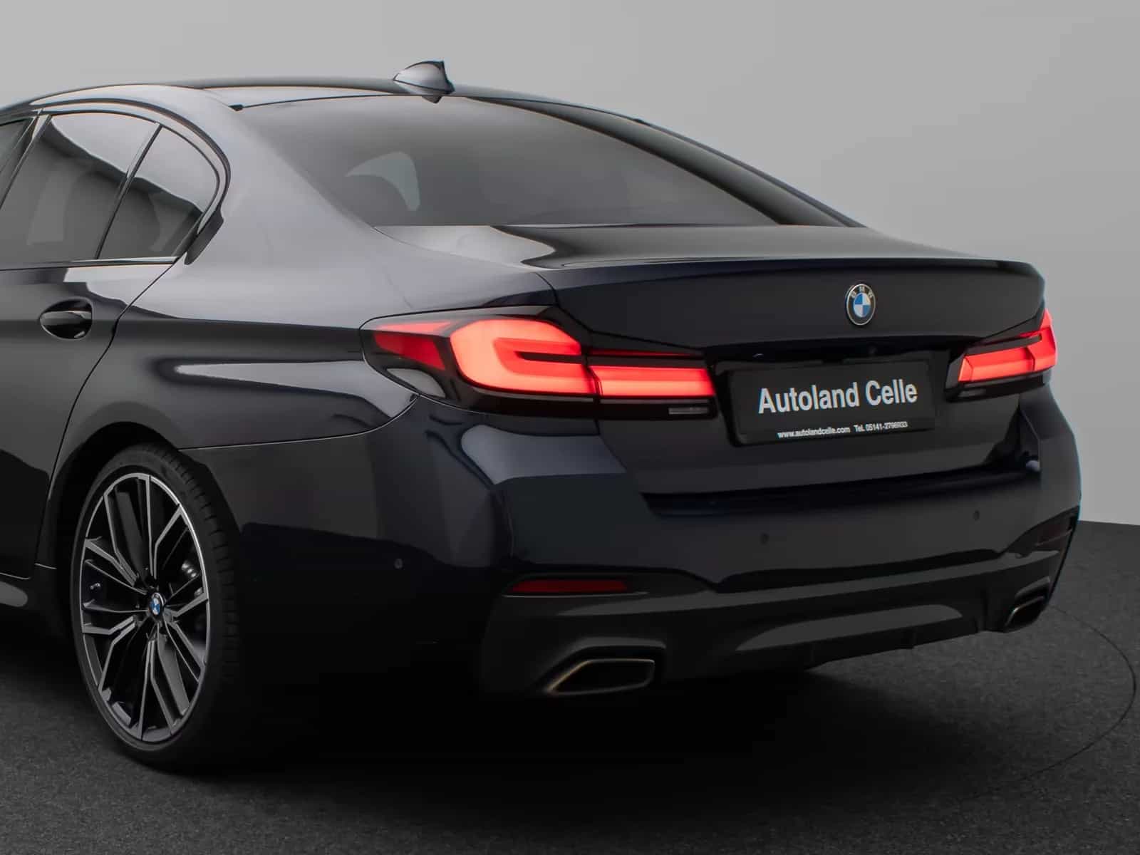 BMW 5 Series 06/2022-photo-13