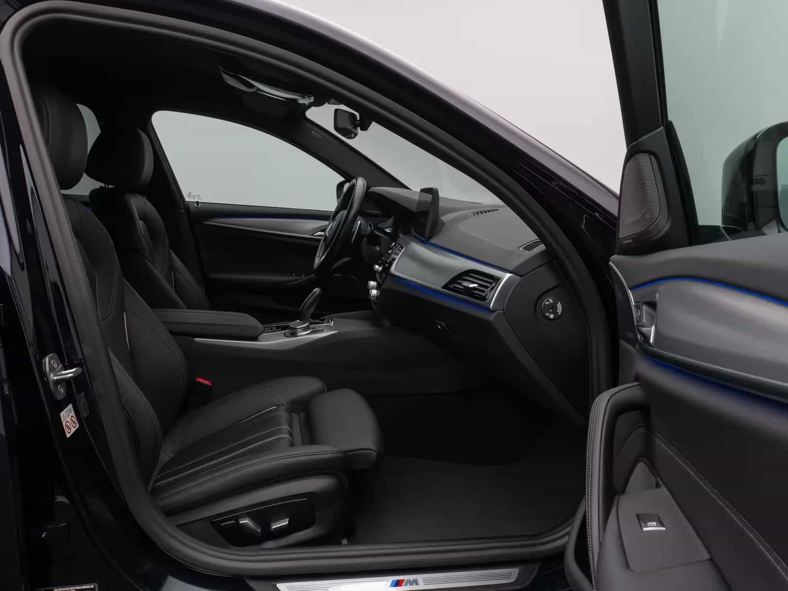 BMW 5 Series 06/2022-photo-23
