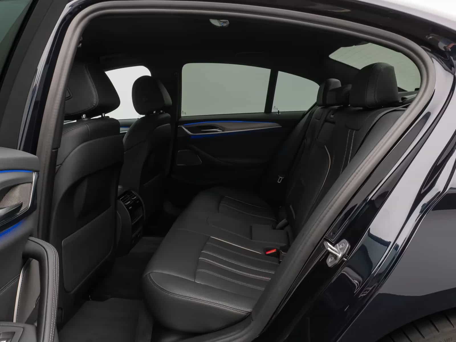 BMW 5 Series 06/2022-photo-24