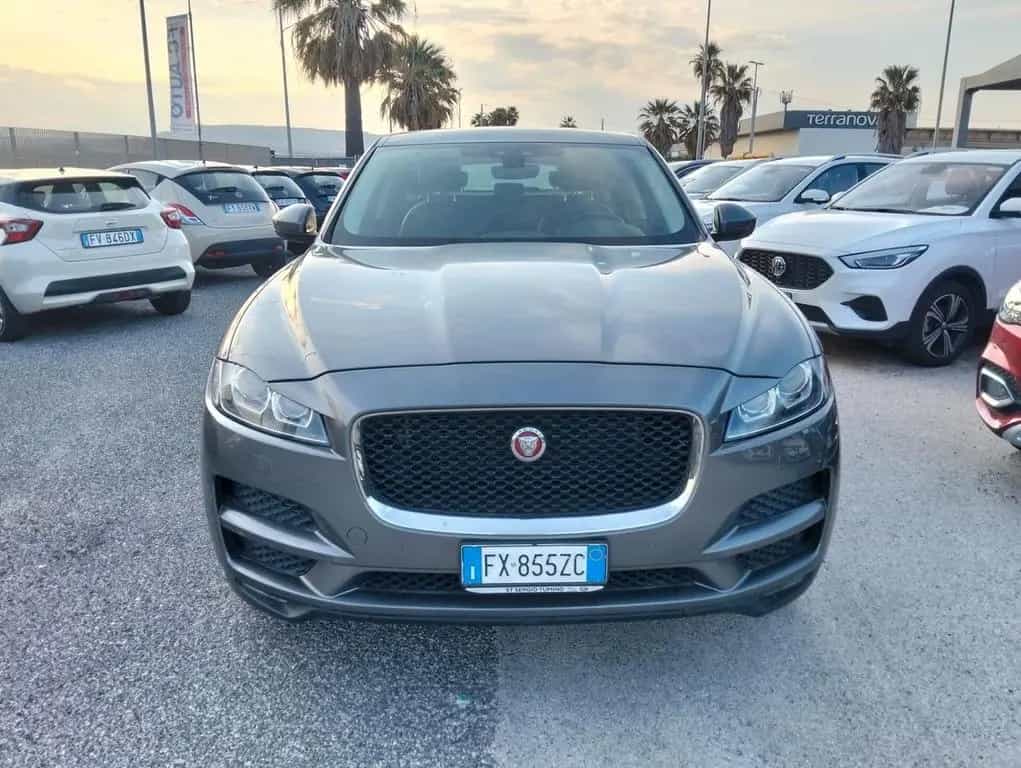 Jaguar F-Pace 2.0 D 180 CV AWD aut. Portfolio 07/2019-photo-12