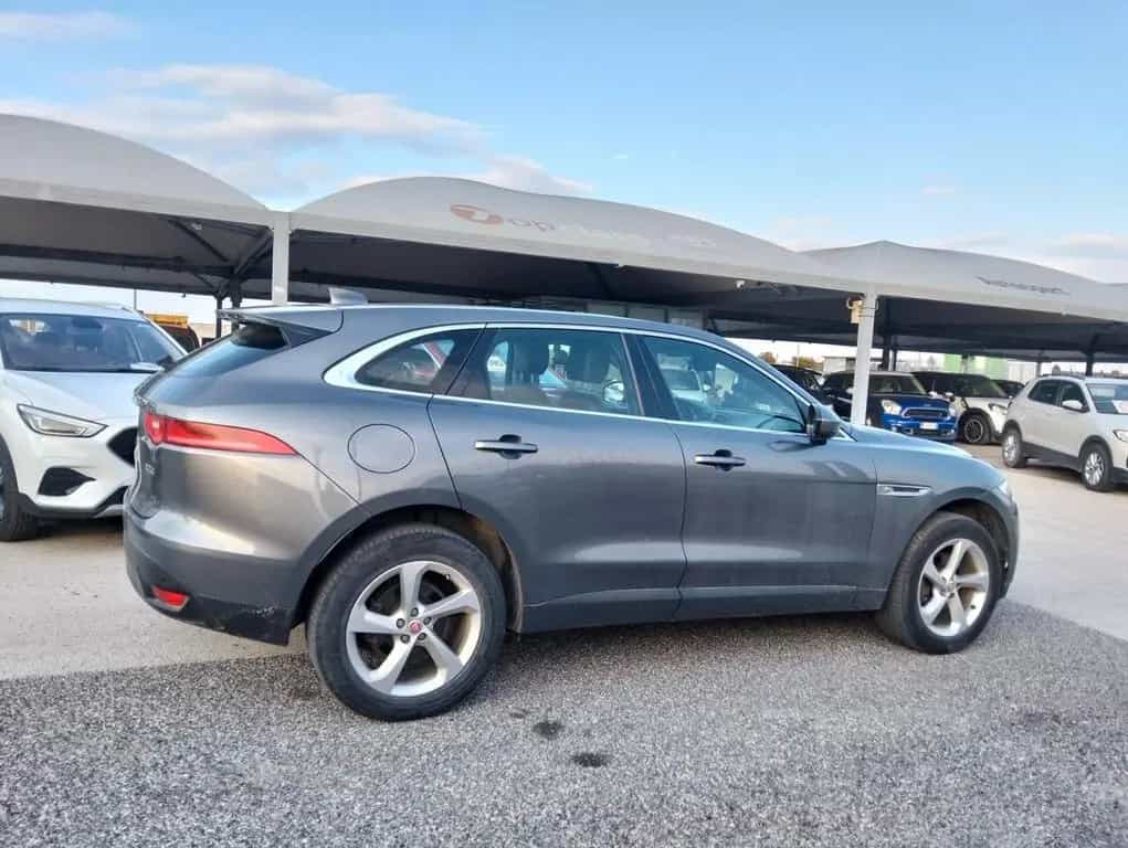 Jaguar F-Pace 2.0 D 180 CV AWD aut. Portfolio 07/2019-photo-13