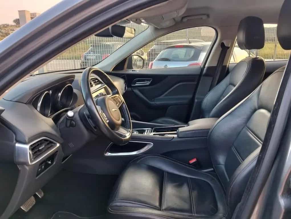 Jaguar F-Pace 2.0 D 180 CV AWD aut. Portfolio 07/2019-photo-9