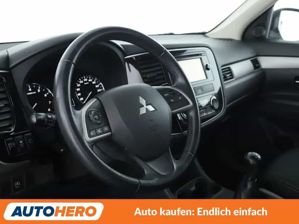 Mitsubishi Outlander 2.0 MIVEC Klassik Kollektion 2WD *TEMP*CAM*AHK* 08/2015-photo-10