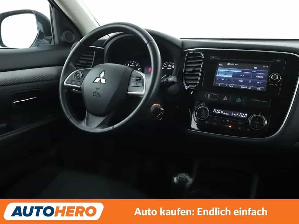 Mitsubishi Outlander 2.0 MIVEC Klassik Kollektion 2WD *TEMP*CAM*AHK* 08/2015-photo-12