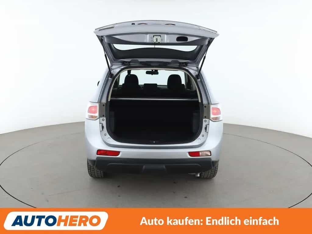 Mitsubishi Outlander 2.0 MIVEC Klassik Kollektion 2WD *TEMP*CAM*AHK* 08/2015-photo-16