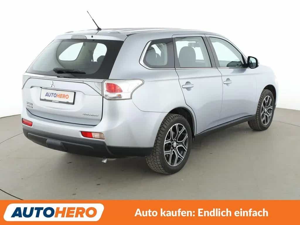 Mitsubishi Outlander 2.0 MIVEC Klassik Kollektion 2WD *TEMP*CAM*AHK* 08/2015-photo-5