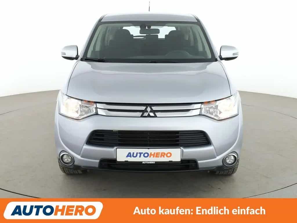 Mitsubishi Outlander 2.0 MIVEC Klassik Kollektion 2WD *TEMP*CAM*AHK* 08/2015-photo-8