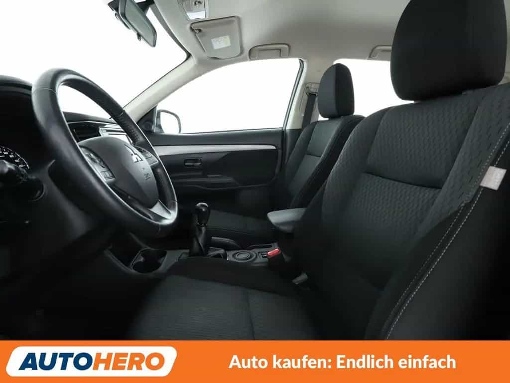 Mitsubishi Outlander 2.0 MIVEC Klassik Kollektion 2WD *TEMP*CAM*AHK* 08/2015-photo-9