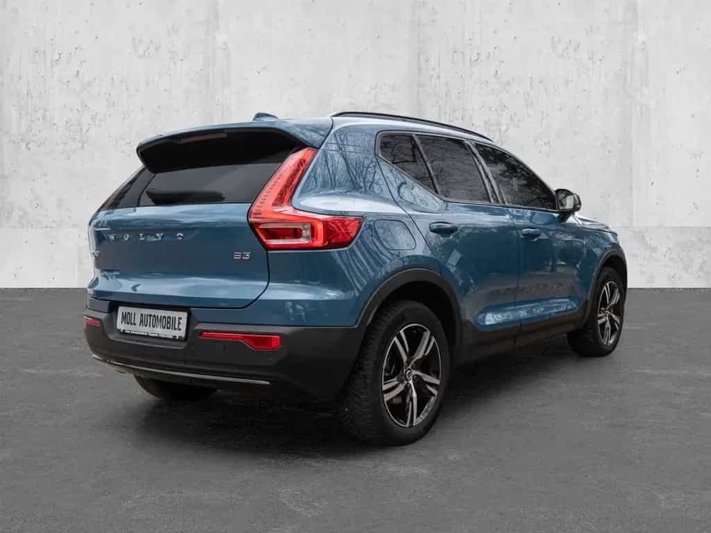 Volvo XC40 Plus Dark 2WD El. Panodach Digitales Cockpi 12/2023-photo-1