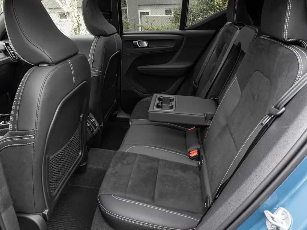 Volvo XC40 Plus Dark 2WD El. Panodach Digitales Cockpi 12/2023-photo-14