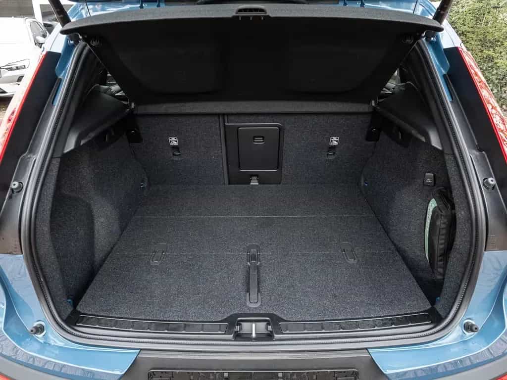 Volvo XC40 Plus Dark 2WD El. Panodach Digitales Cockpi 12/2023-photo-15