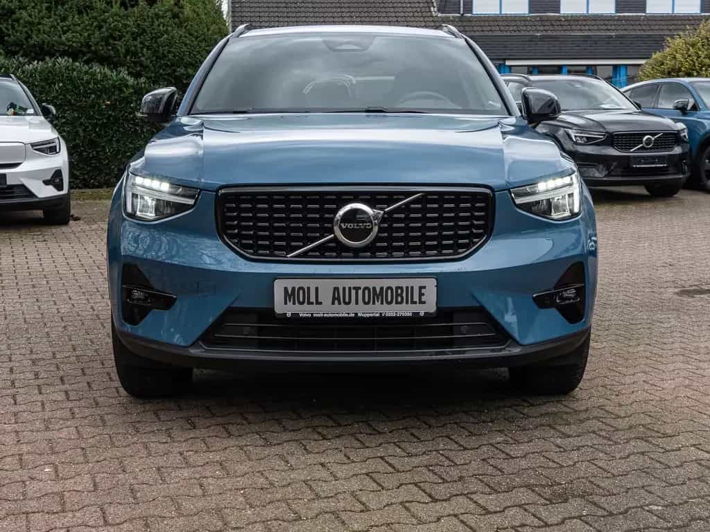 Volvo XC40 Plus Dark 2WD El. Panodach Digitales Cockpi 12/2023-photo-2