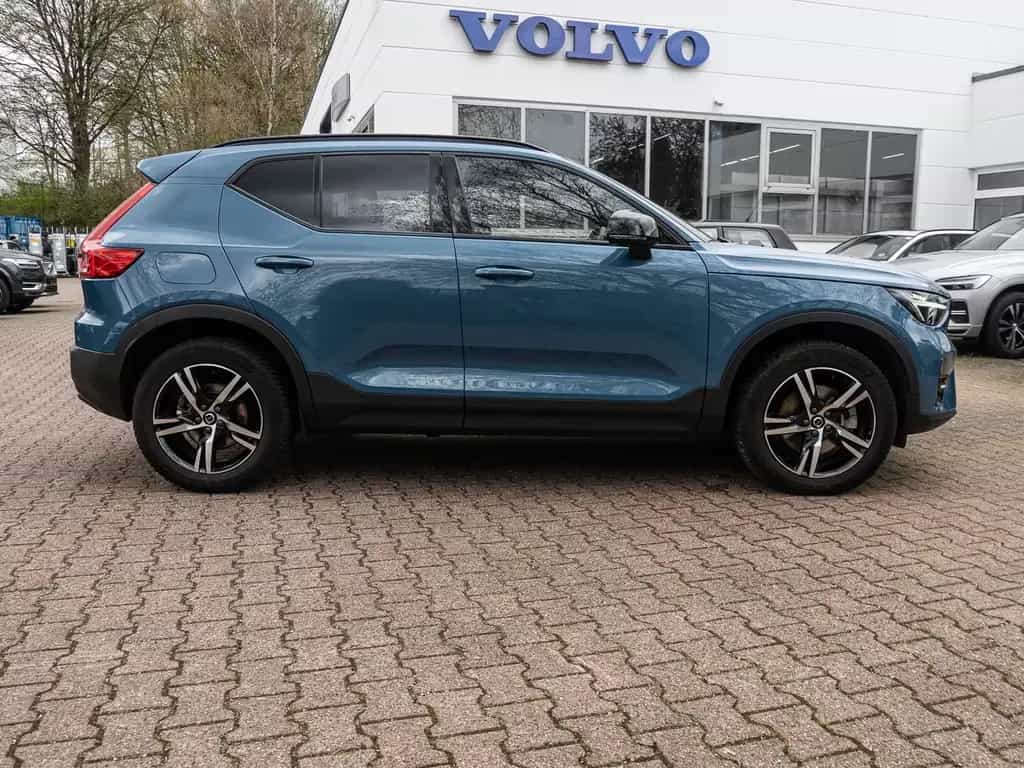 Volvo XC40 Plus Dark 2WD El. Panodach Digitales Cockpi 12/2023-photo-3
