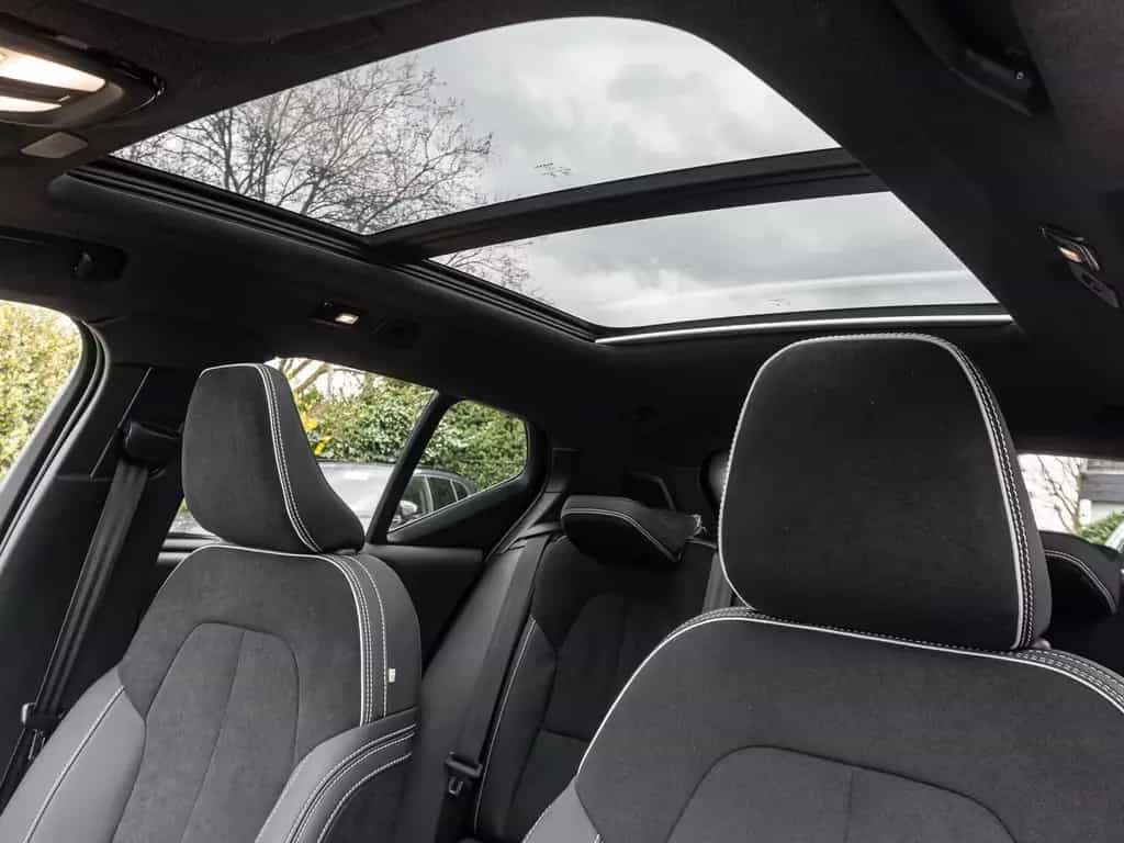 Volvo XC40 Plus Dark 2WD El. Panodach Digitales Cockpi 12/2023-photo-6