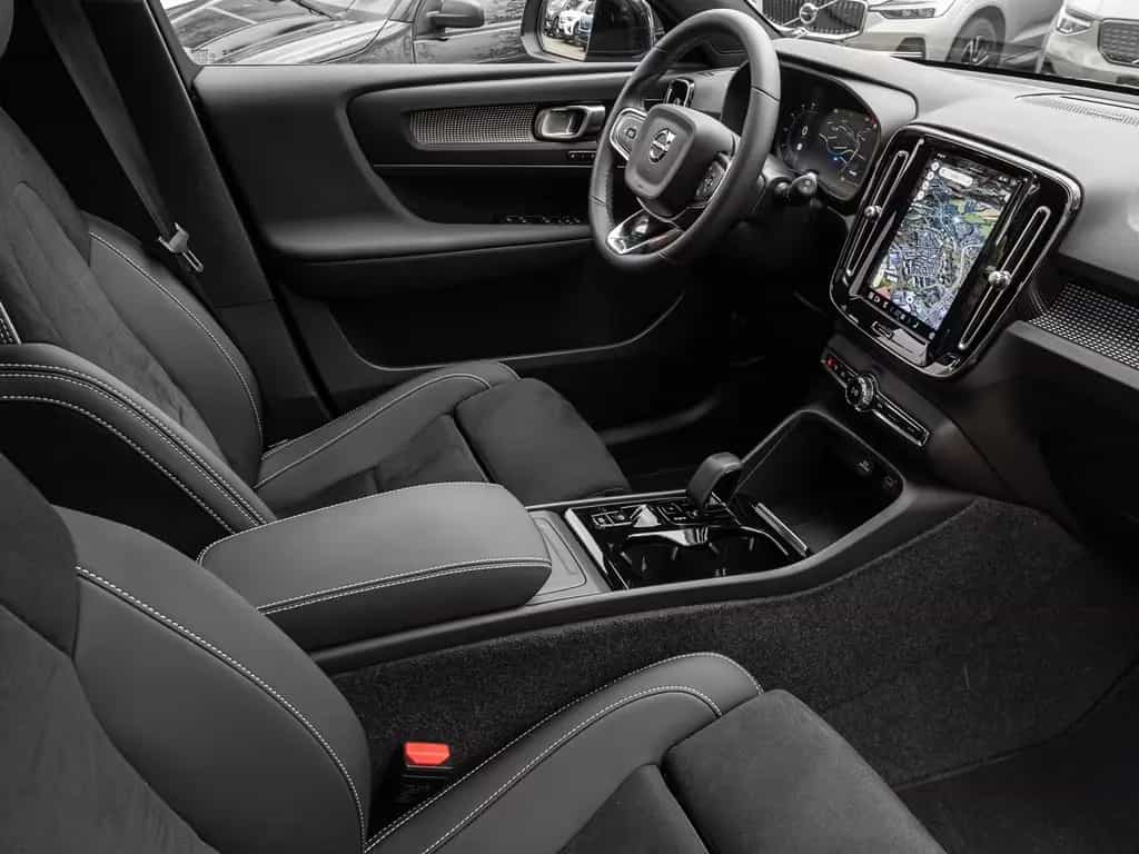 Volvo XC40 Plus Dark 2WD El. Panodach Digitales Cockpi 12/2023-photo-7