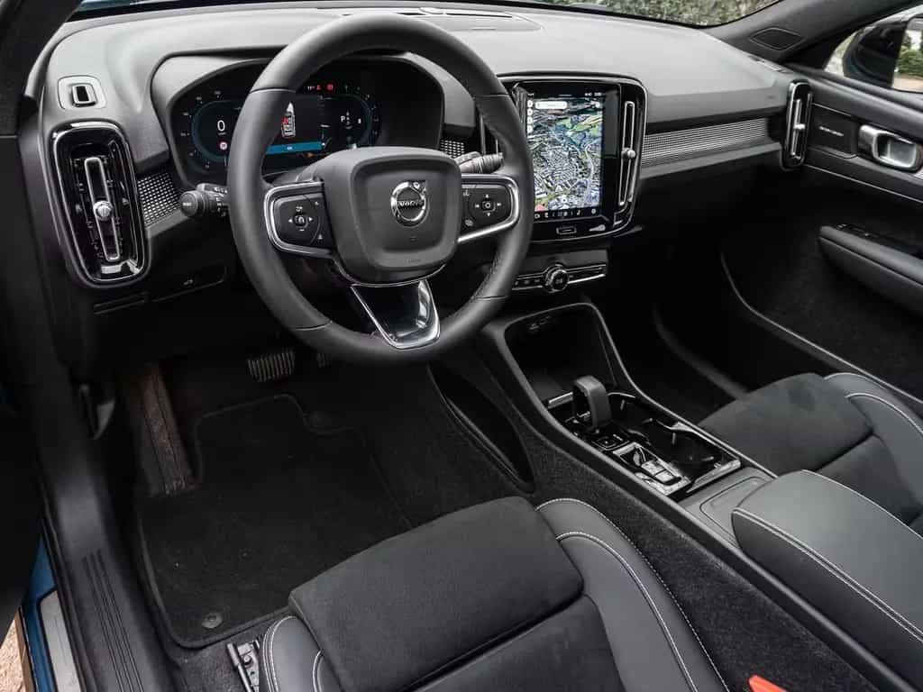 Volvo XC40 Plus Dark 2WD El. Panodach Digitales Cockpi 12/2023-photo-8