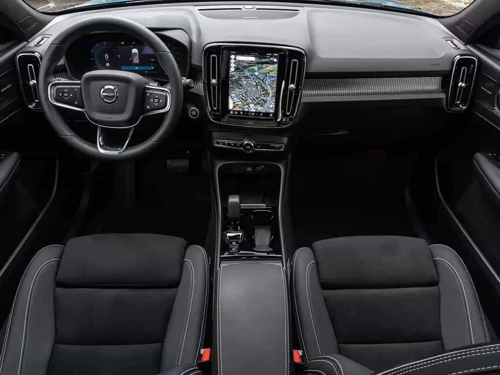 Volvo XC40 Plus Dark 2WD El. Panodach Digitales Cockpi 12/2023-photo-9