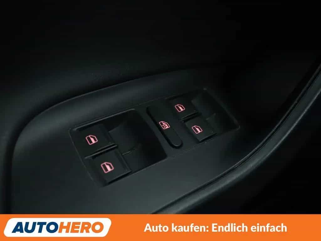 Seat Ibiza 1.0 TSI Connect*XENON*NAVI*TEMPO*PDC*SHZ* 08/2016-photo-22
