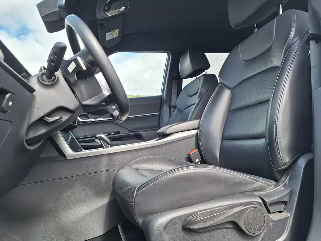 Ssangyong Torres 1.5 4x4*AUTOMATIC*! LEDER*NAVI*M+S*TOP! 06/2024-photo-10
