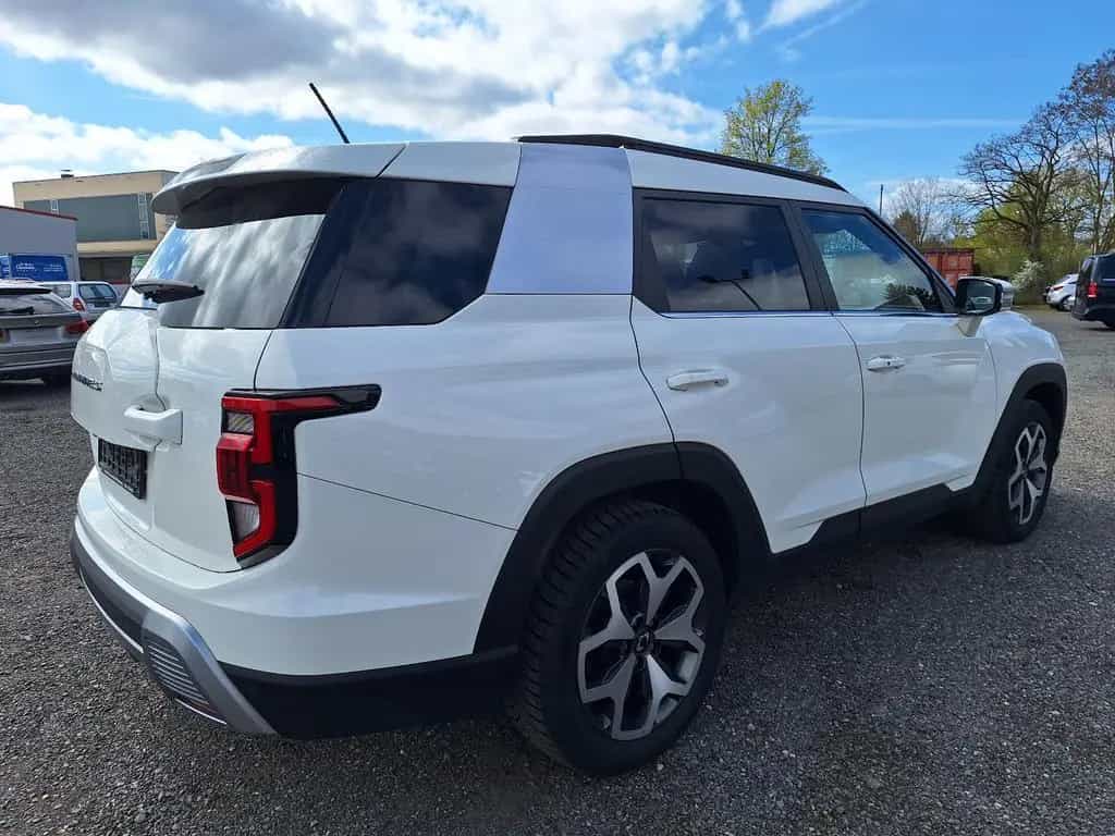 Ssangyong Torres 1.5 4x4*AUTOMATIC*! LEDER*NAVI*M+S*TOP! 06/2024-photo-5