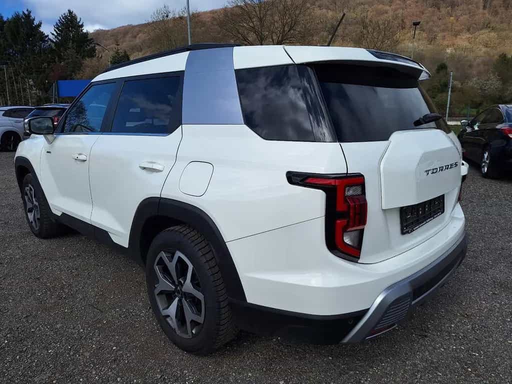 Ssangyong Torres 1.5 4x4*AUTOMATIC*! LEDER*NAVI*M+S*TOP! 06/2024-photo-7