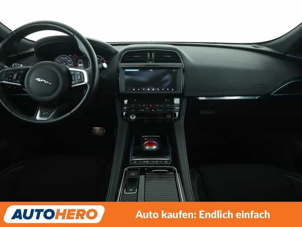 Jaguar F-Pace 30d R-Sport AWD Aut.*NAVI*CAM*LED*ACC*PDC 01/2019-photo-11