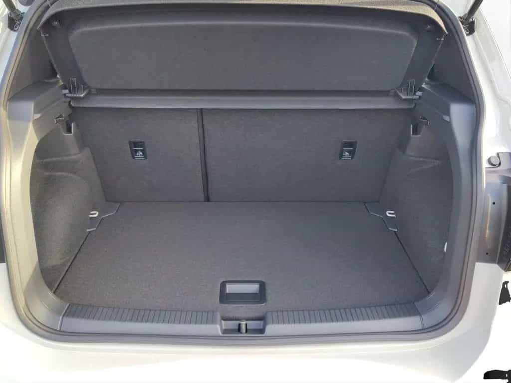 Volkswagen T-Cross R-Line 1.0 l TSI OPF 85 kW (116 PS) 6-Ga null-photo-11