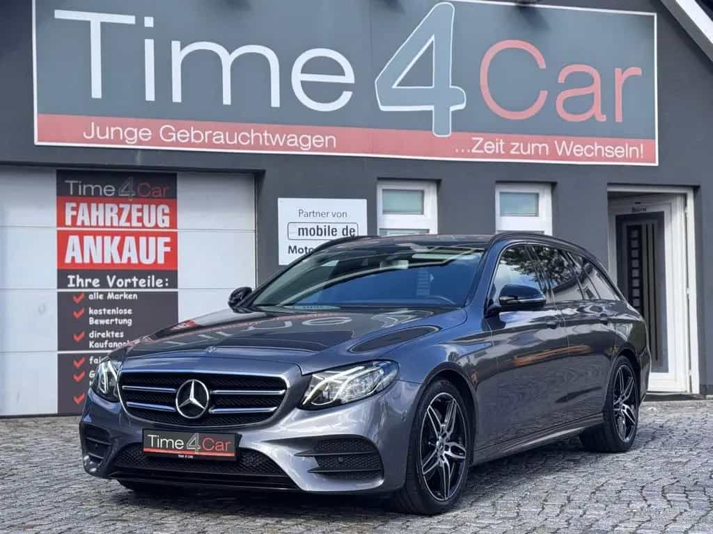 Mercedes-Benz E-Class 200 T AMG LED Kamera SHZ Leder Tempomat 07/2017-photo-0