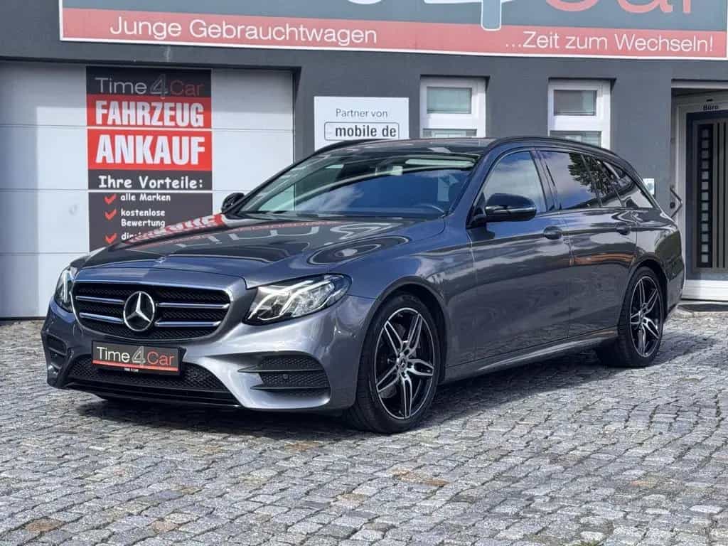 Mercedes-Benz E-Class 200 T AMG LED Kamera SHZ Leder Tempomat 07/2017-photo-1